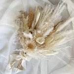 ホワイトとゴールドのブーケ