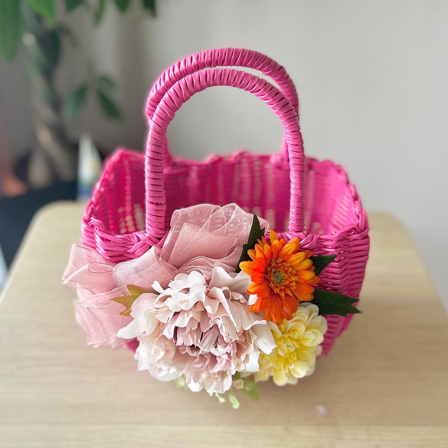 華やかお花のフラワーカゴバッグ（Sサイズ）〜ピンク - サロンド