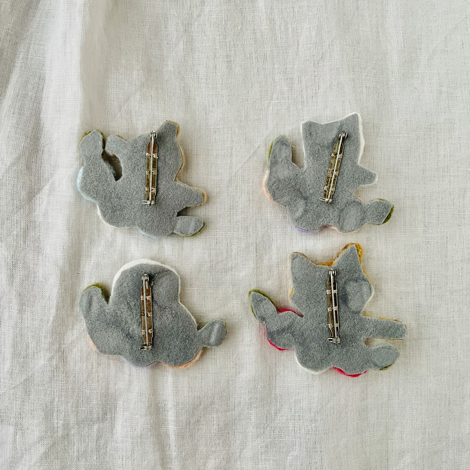 比較的美品 お花からヒョコキツネブローチ 日本最大級のハンドメイド 手作り通販サイト 7557a669 日本超高品質 Inspektorat Madiunkota Go Id
