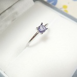 紫陽花色タンザナイトの華奢なラウンドリング