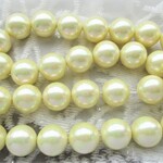 憧れのウインクパール★　10ｍｍ（クリーム～淡イエロー）2個