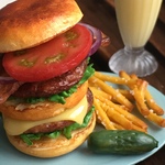 【B】BLT＆チーズバーガー（ミルクシェイクつき）