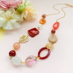 赤✳︎ホワイトクリアー✳︎ピンクベージュのロングネックレス