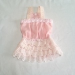 ピンクのフリルワンピース
