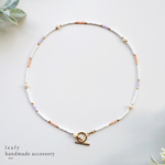 淡水パールとピンク♡パープルのビーズネックレス　ビーズアクセサリー　くすみパープル　サーモンピンク　マンテル