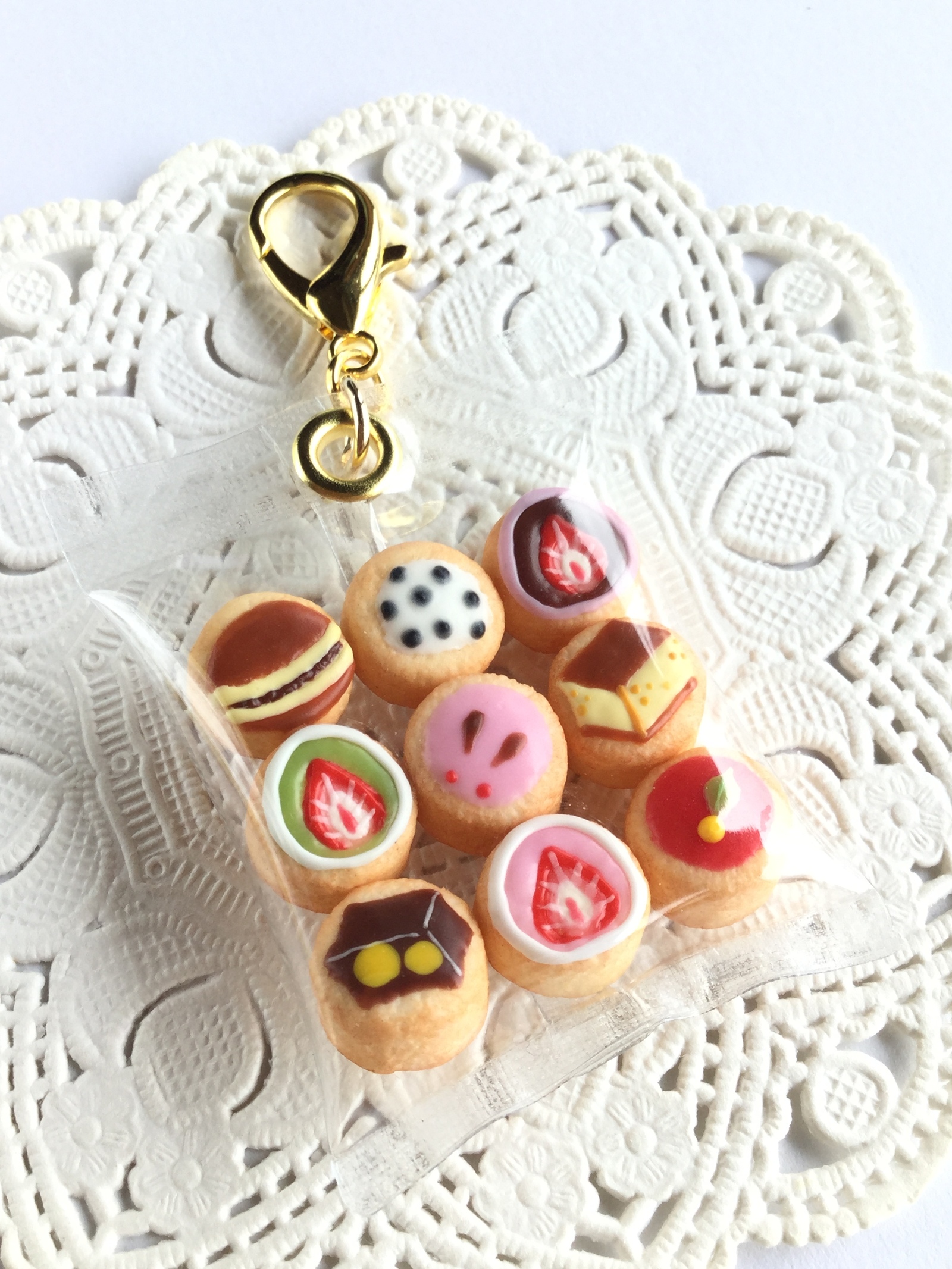 Ryuusa☆クッキー＆シュークリームチャーム☆フェイクスイーツ Ryuusa☆クッキー＆シュークリームチャーム☆フェイクスイーツ