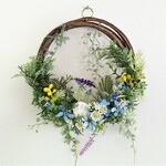 玄関リース    （スモールサイズ）　ブルースターフラワー   (花言葉は幸せな愛)　＆    ベイビーブルーフラワー　結婚記念日、母の日、ウェディングリース