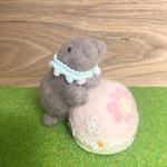 ☆過ぎ行く春を集めたジュゴンの赤ちゃん☆ 羊毛フェルトぬいぐるみ