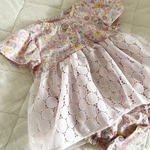 ベビー服☆  花柄レースロンパース　70サイズ