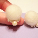 フェルト・コットンパールピアス☆ホワイト＊marierumarieさまご予約品