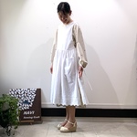 コットンレースのエプロン