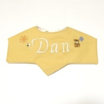 手刺繍の名前入りスタイ(太陽、ミツバチ、くまさん)