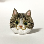 【 オーダー 】キジ白猫さんの刺繍ブローチ 大サイズ  ハンドメイド kagisippo7 
