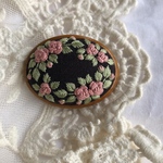 pink rose 刺繍木枠ブローチ
