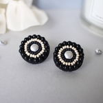 ビーズ刺繍𖦞モノトーンまんまるピアスং