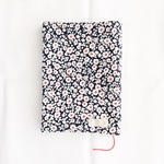 ＊Iさま専用ページ＊ ブックカバー  単行本サイズ Ａ５用 紺に小花