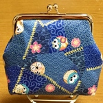 ふくろう柄ゴールドがま口ポーチ