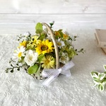 母の日にも♡ひまわりとマーガレットのフラワーバスケット♡　　　　　フラワーバスケット　母の日　結婚祝い　引越し祝い　出産祝い　退職祝い　還暦祝い　お祝い　記念日　ギフト　誕生日　プレゼント