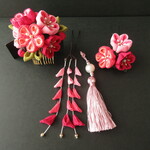 成人式髪飾り　❀鞠花❀《梅　桃》　つまみ細工　タッセル　和装　卒業式　七五三