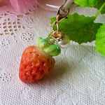 小さめサイズが可愛い♡一粒いちごのチャーム