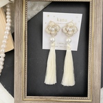 【ウエディング】にも♡アンティークボタン ×タッセル　ピアス　　イヤリング　金属アレルギー対応　結婚式　披露宴　花嫁 ブライダル 
