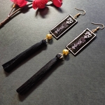 【チャイナ】キョンシーの御札モチーフ&タッセルピアス②（黒）【中華風】【サブカル】
