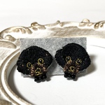 【 オーダー 】トイプードルの刺繍樹脂イヤリング 小サイズ  ハンドメイド kagisippo7 