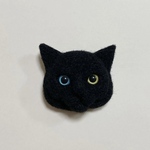 羊毛フェルト 猫ブローチ 黒猫 オッドアイ