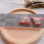 刺繍ピアス*台形型 彩ピンク