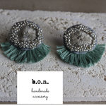 ビーズ　刺繍　フリンジ　花　ピアス