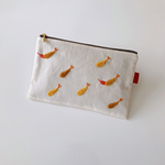 受注制作【手刺繍】エビフライ刺繍のマスクポーチ【20cmファスナー使用】
