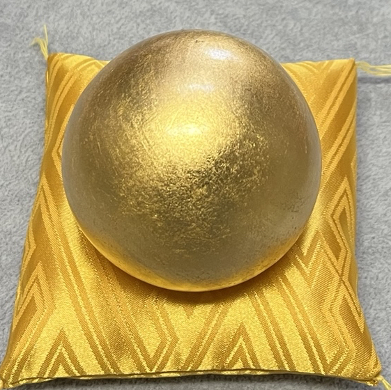 黄金球(直径7㎝)金座布団付