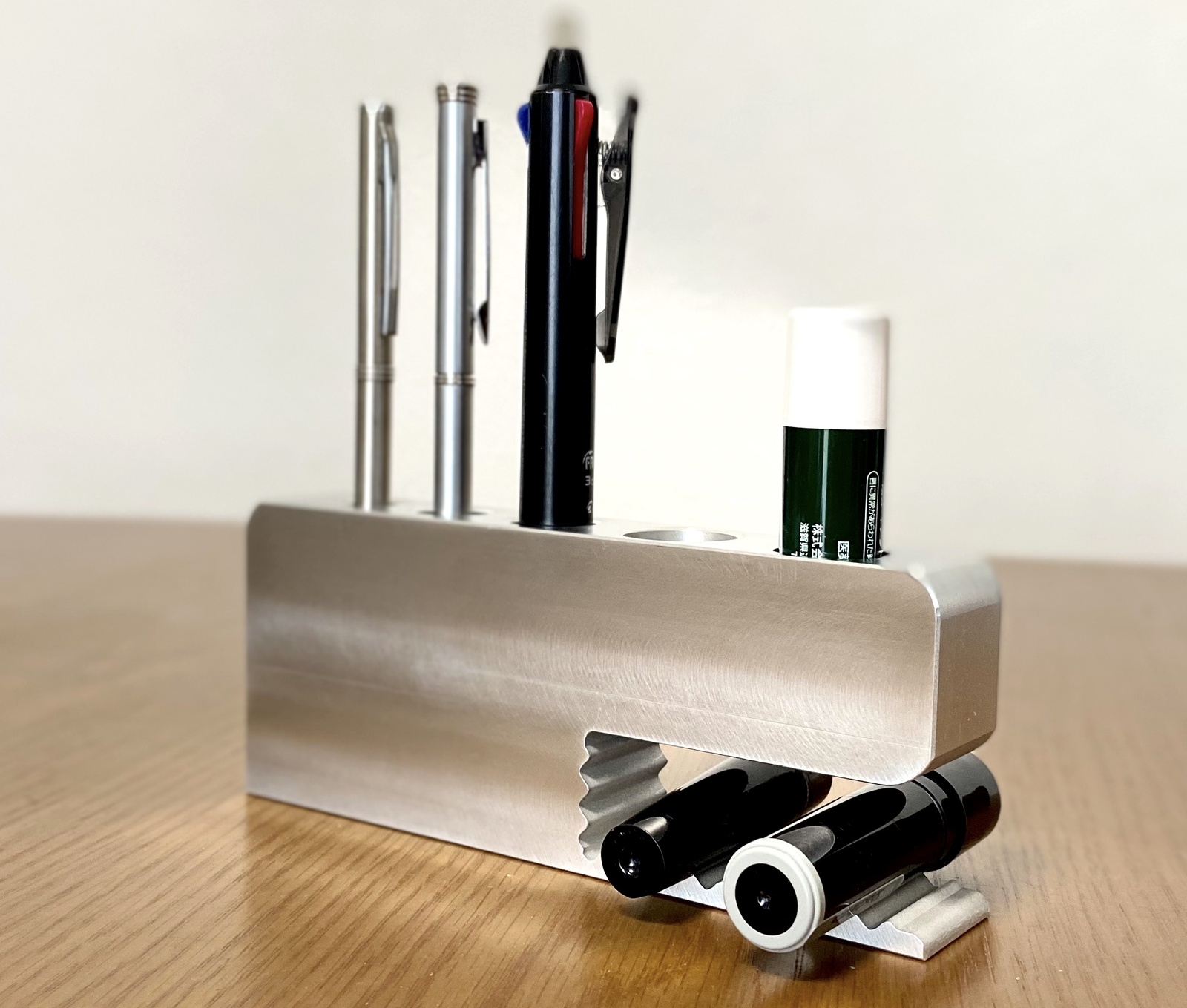 収納力抜群！金属製ペンスタンド（特大）・お洒落な印鑑置き