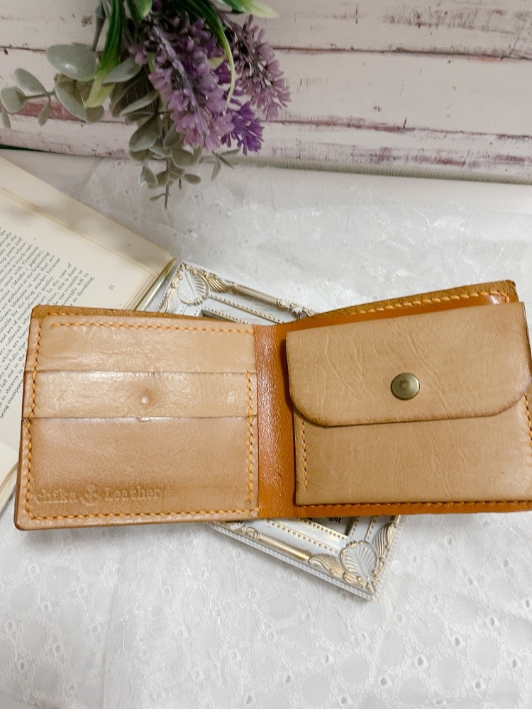 【りんご】革創作工房　TSU-CHEY ツッチー　二つ折り財布　　革財布 本革二つ折りレザー財布 茶×オレンジオステッチ 革財布 - chika