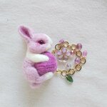 ウサギと毛糸玉 バッグチャーム(Sサイズ)