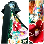 振袖着物リメイク　和柄　ワンピースドレス　ディープグリーン×大輪椿　花刺繍モチーフレース　ベルスリーブ　丈120 L〜3L