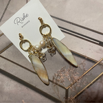 天然シェルと天然淡水パール・チェコファルファーレのピアス/イヤリング