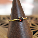 ガーネットの極小粒カボションリング