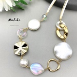 大人ホワイトパール×ゴールド 大ぶり アクリルビーズ リング 紐 ロングネックレス【金属アレルギー対応】春 夏 秋 冬