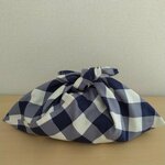 送料込♡大きめおべんとサイズ♡あずま袋・大きめチェック柄・ネイビー
