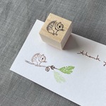 【A37】座っているモモンガのスタンプ