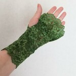 マスカット色のレーシー　ハンドウォーマー