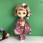 No.252  6/1サイズドール振袖　熨斗吉祥柄金彩　桃紫