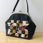 前後ポケットのちょっと大きめがま口バッグ