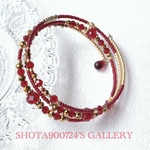 🐝［再販8］蜜蜂バージョン🐝３連タイプ　ダークレッド×ゴールド　３連　ワイヤー　ブレスレッド　Swarovski  