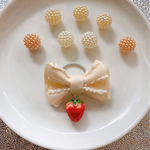 いちご　ヘアゴム🍓 アイボリー