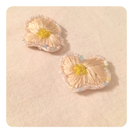 いびつなフラワー○ピアス