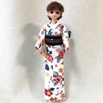 ジェニー・momoko 浴衣　白・紅型風