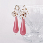 【 ピアス 】◇ ピンク ◇ 冬 の 白 い お 花 と ピンク ドロップ レトロ 可愛い ピアス【 冬 】