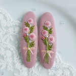 (7㎝)大人可愛い 薔薇の花束 刺繍パッチンピン